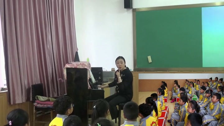 1.人音版音乐（吴斌主编）一下《小宝宝睡着了》辽宁省市一等奖