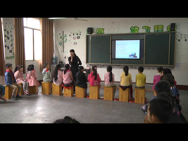 1.人音版音乐（吴斌主编）一下《火车波尔卡》四川省县一等奖