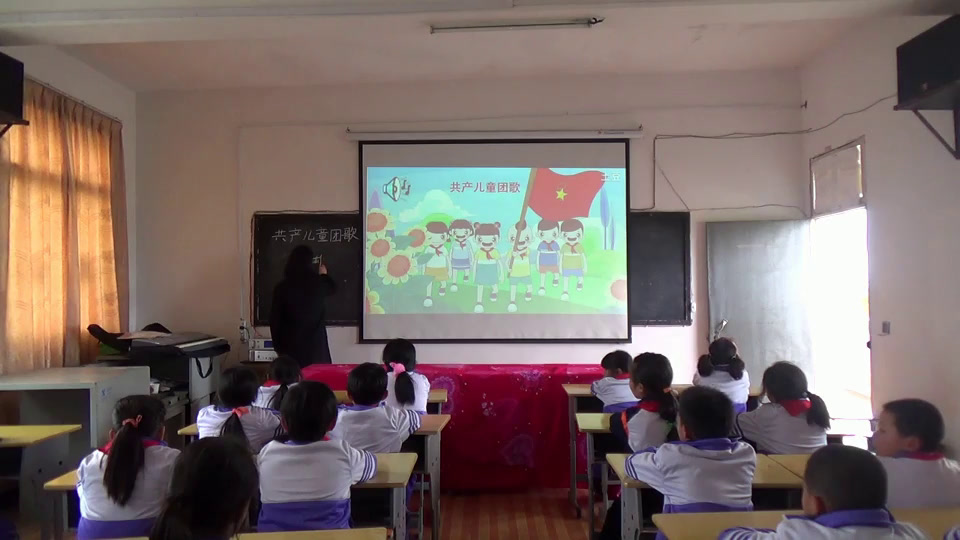 2.人音版音乐（吴斌主编）二下《共产儿童团歌》江西省省级优课