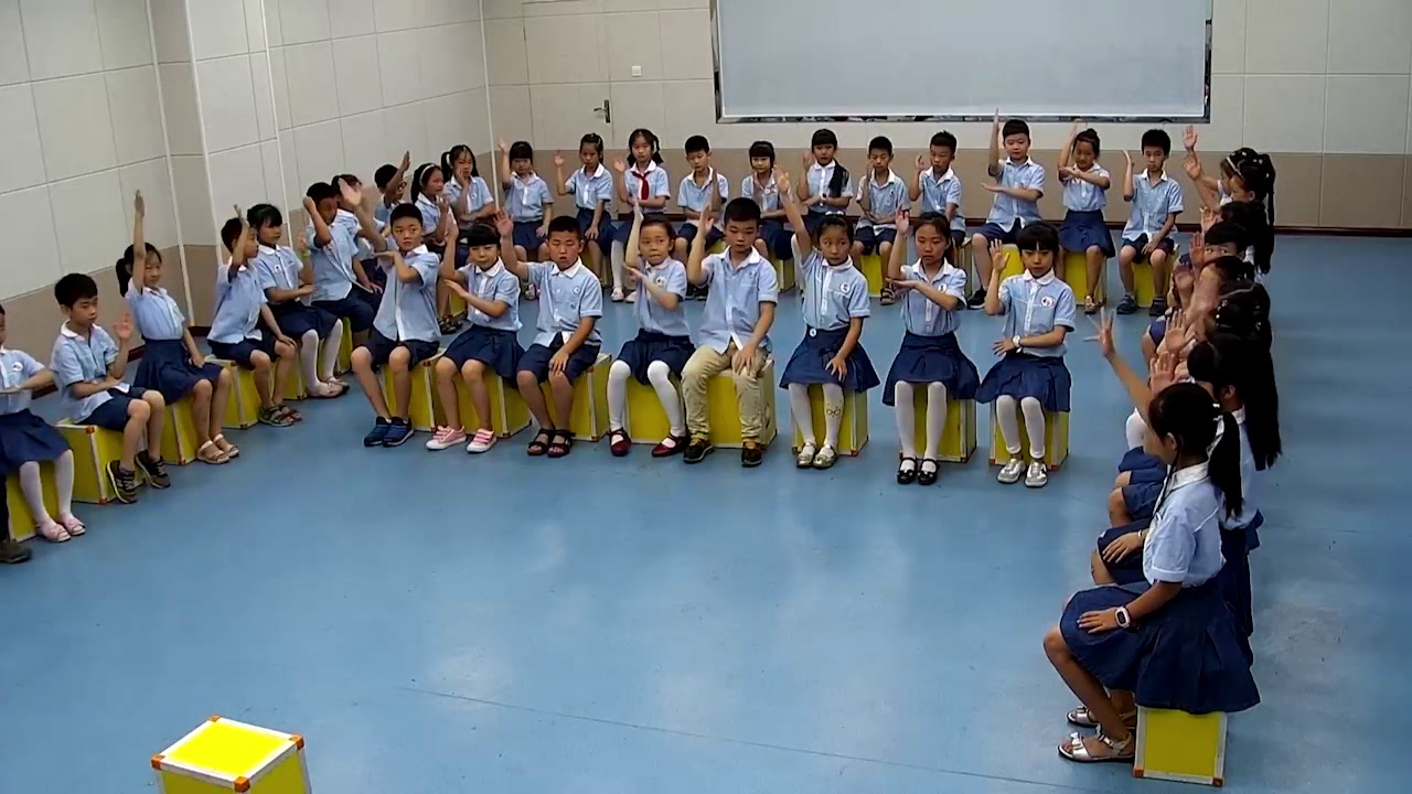 1.人音版音乐（吴斌主编）三下《木偶的步态舞》全国一等奖