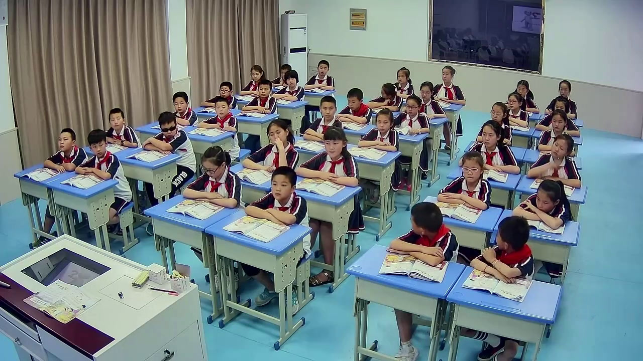 1.人音版音乐（吴斌主编）五下《大爱无疆（片段）》安徽省市一等奖