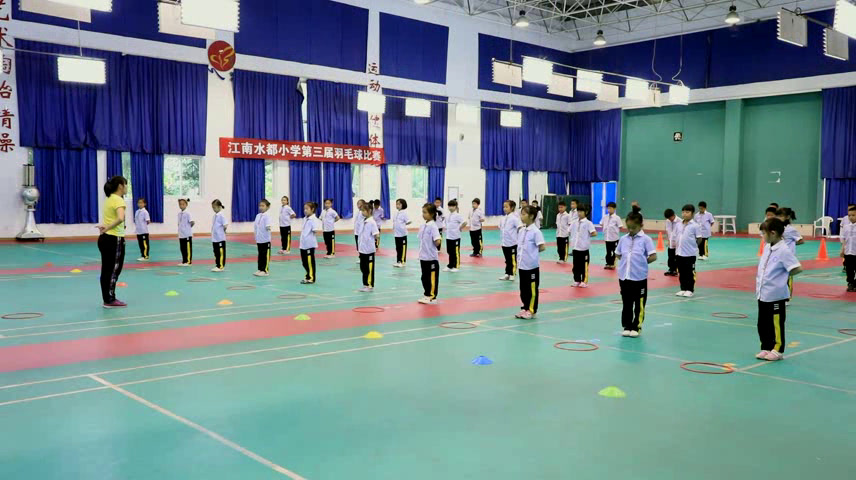 2.人教2011版体育与健康一至二年级《2.大步走与游戏》福建省省一等奖