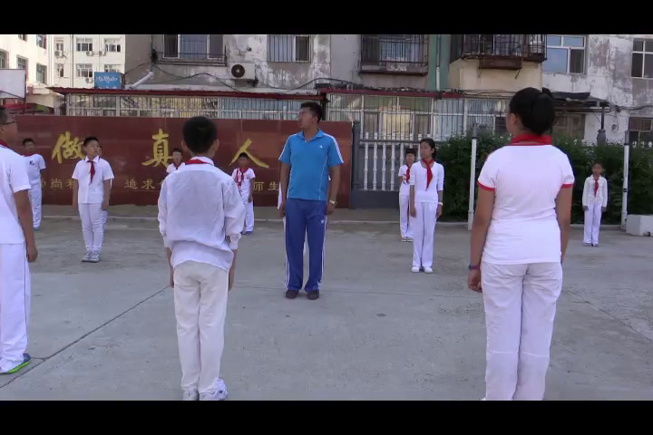 人教2011版体育与健康一至二年级《6.立定跳远分解动作练习与游戏》黑龙江省一等奖