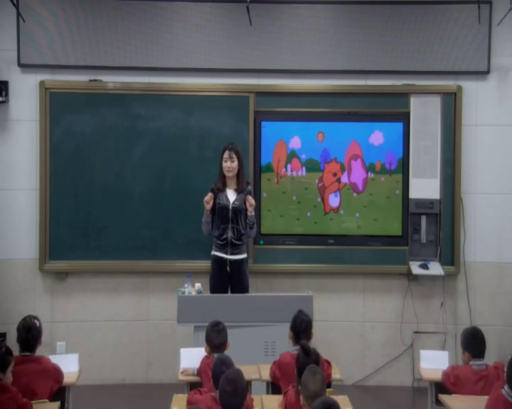 1.人教2011版体育与健康一至二年级《3.拍手操第一～三节》吉林省市一等奖