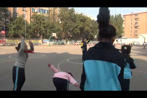 人教2011版体育与健康一至二年级《6.立定跳远分解动作练习与游戏》山西省省一等奖