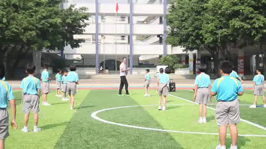 1.人教2011版体育与健康一至二年级《4．安全地进行游戏》广东省省一等奖
