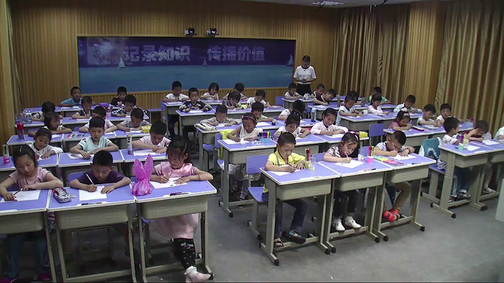 人美2011版美术一上《第3课圆的世界》安徽刘老师-市一等奖