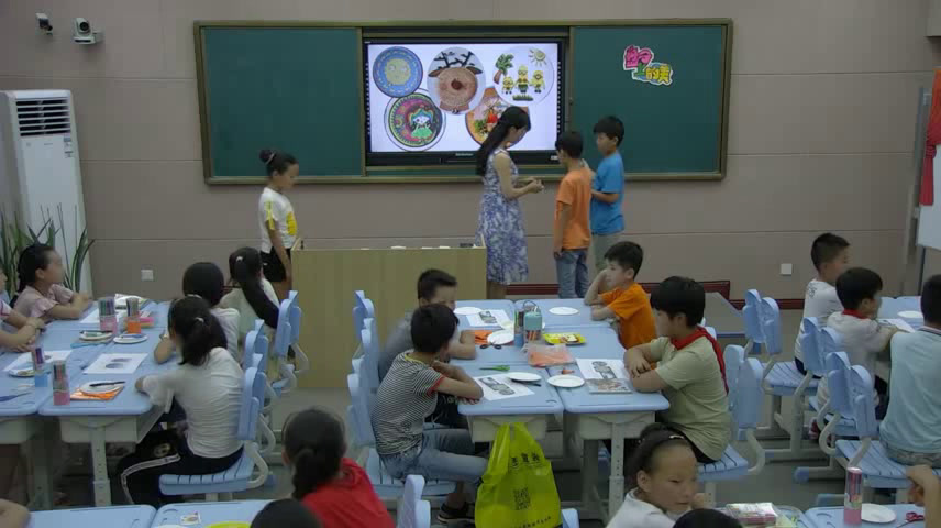 人美2011版美术四上《第21课盘子上的，》河南王老师-市一等奖