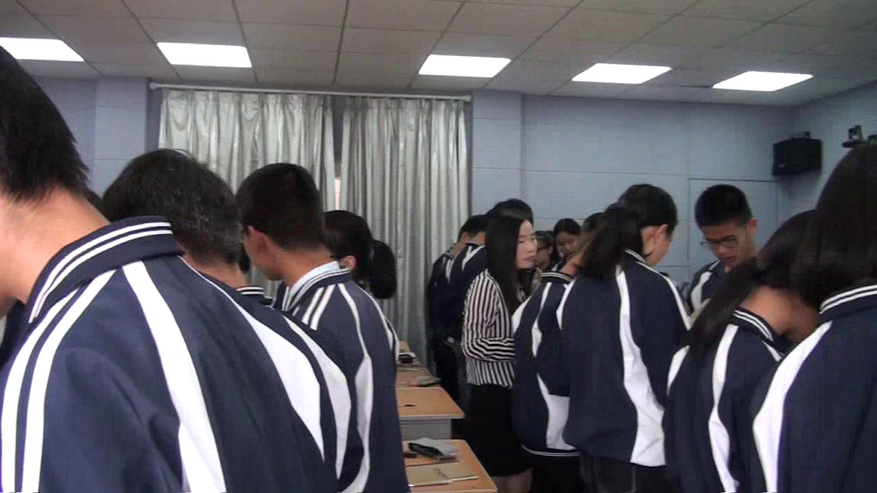 人教版初中语文九上《8故乡》河南时老师-省一等奖