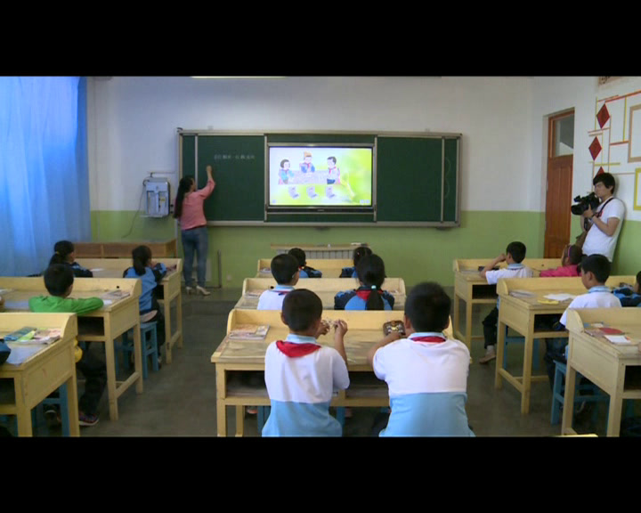 人教版数学三上《笔算乘法》新疆张老师-省一等奖