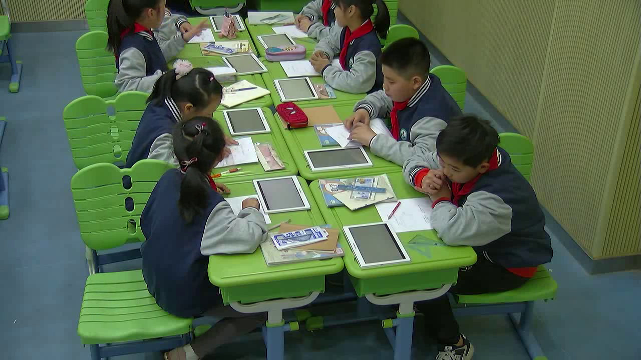 人教版数学四上《解决问题》湖北老师-省一等奖