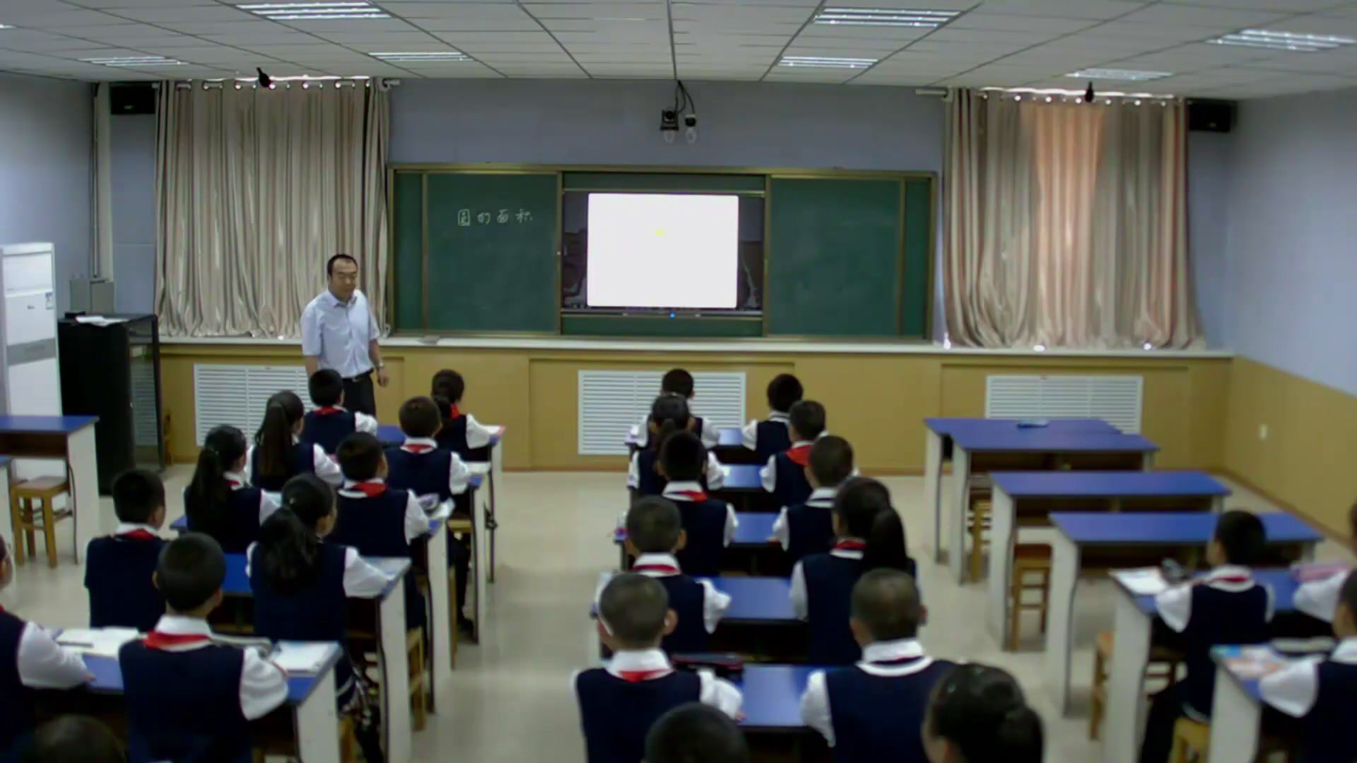 人教版数学六上《圆的面积》新疆付老师-省一等奖