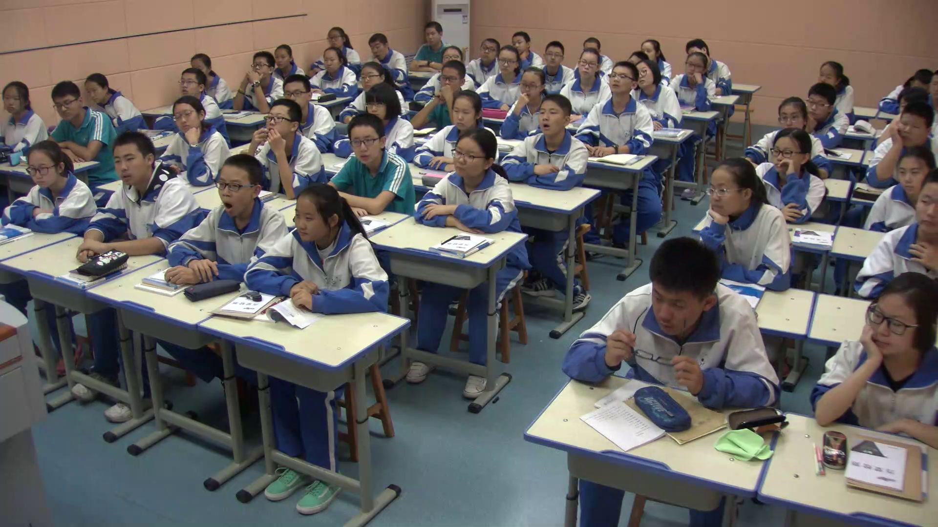 北师大版数学九上《树状图或表格求简，》内蒙老师-市一等奖