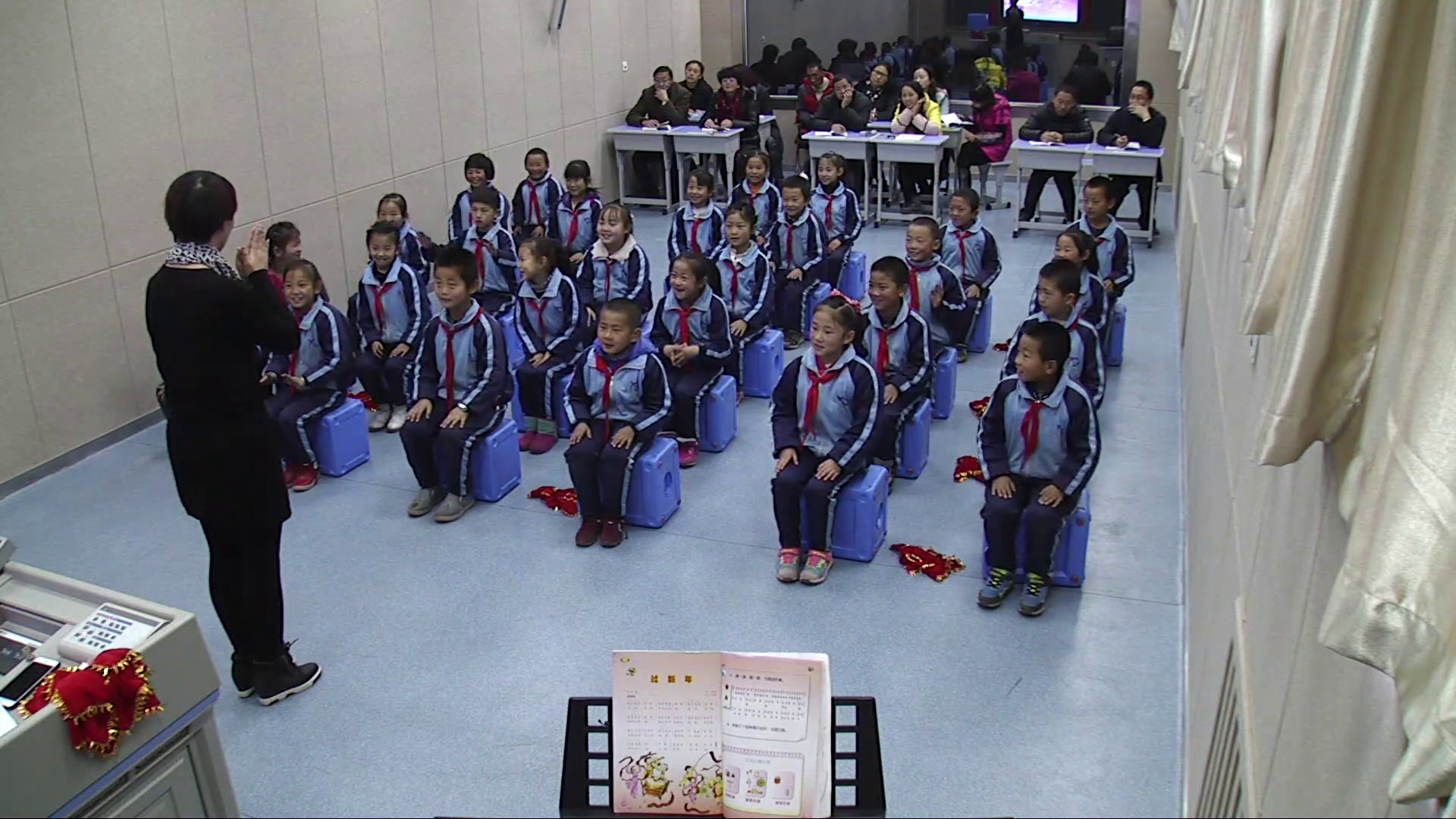 人音版音乐二上《演唱过新年》青海梁老师-省一等奖