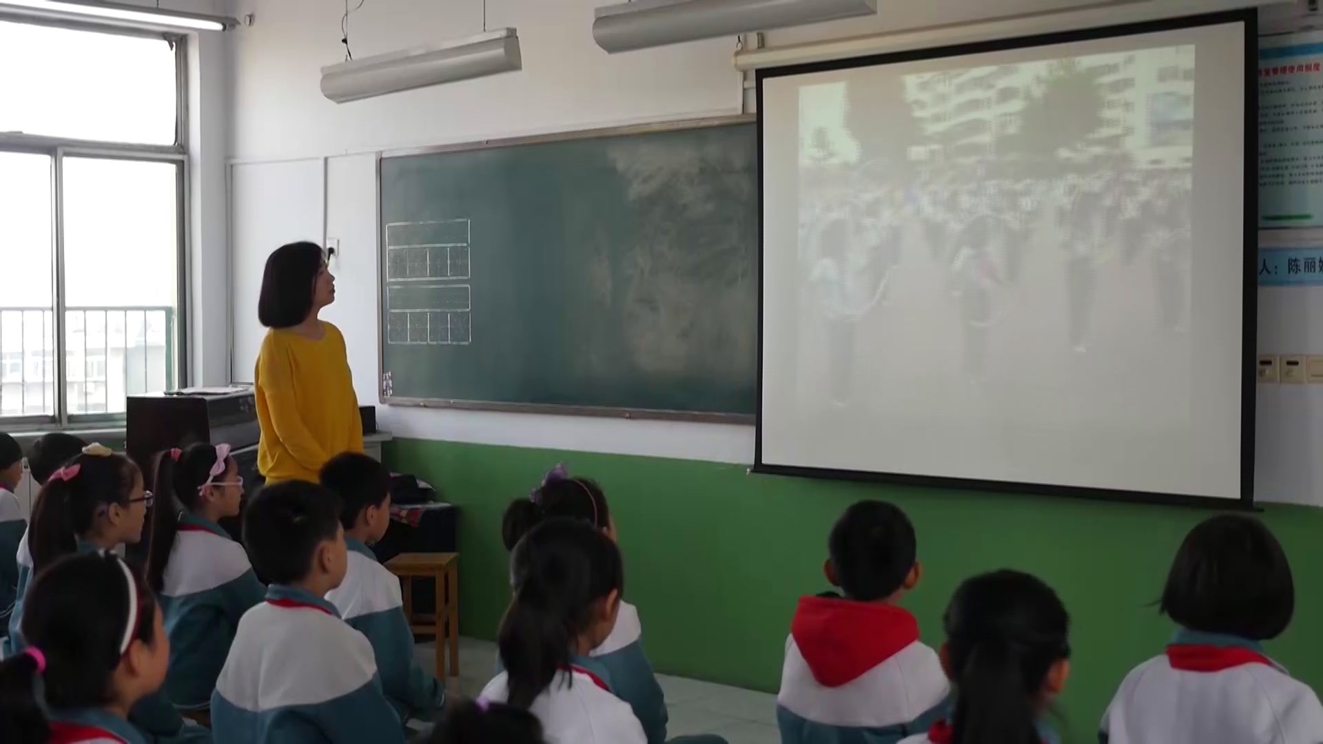 人音版音乐四上《演唱哦，十分钟》山东张老师-全国一等奖
