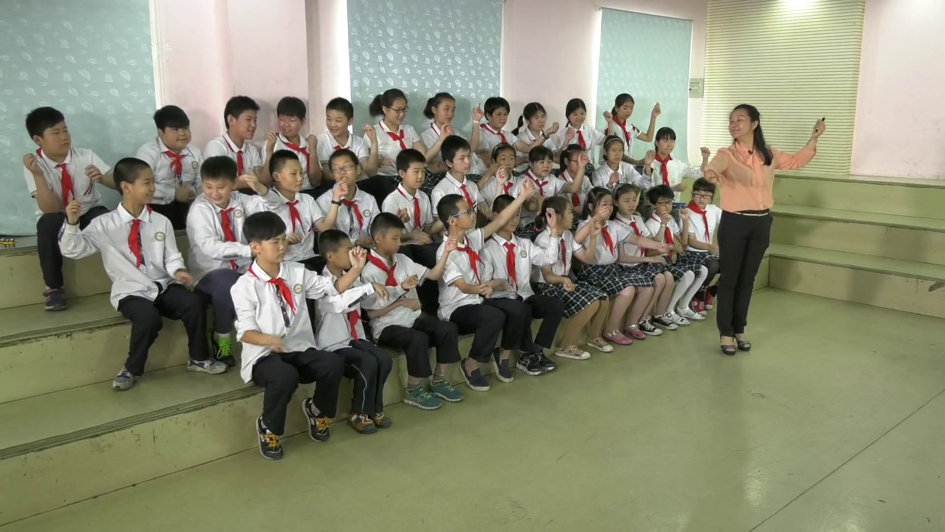 人音版音乐六上《聆听波斯市场》安徽朱老师-市一等奖