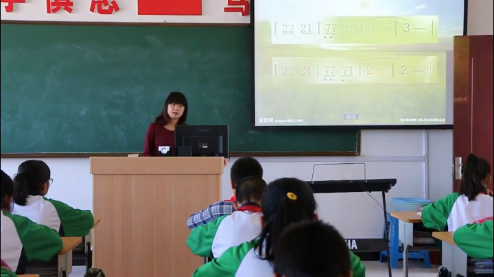 人音版音乐五上《演唱清晨》辽宁张老师-县级优课