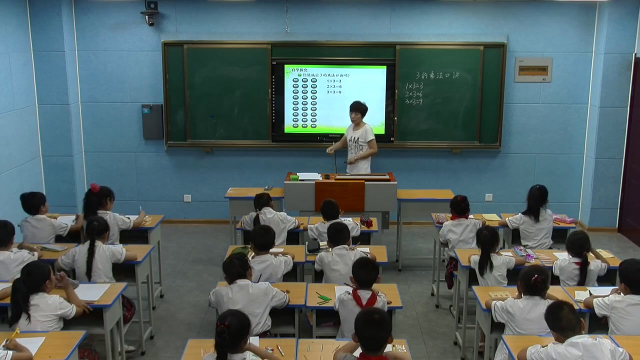 北师大版数学二上《需要几个轮子》河南老师-市一等奖