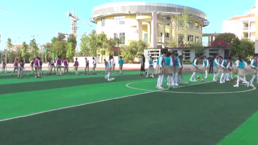 人教2011版体育与健康三至四年级《4.跳骆驼》重庆市龚老师-省一等奖