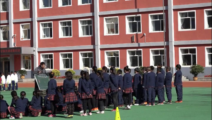 人教2011版体育与健康五至六年级《1.队列和队形》吉林冯老师-省一等奖