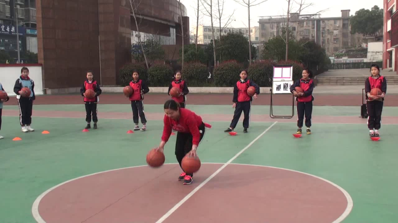 人教2011版体育与健康五至六年级《7.发展篮球活动能，》江西张老师-省一等奖