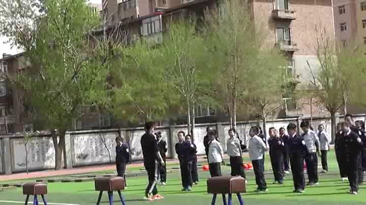 人教2011版体育与健康五至六年级《4.山羊分腿腾越考核》内蒙王老师-省一等奖