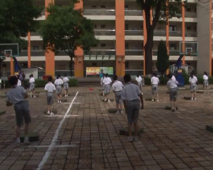 人教2011版体育与健康五至六年级《2.跨越式跳高技术，》山西老师-省一等奖