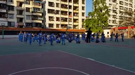 人教2011版体育与健康五至六年级《6.发展跳跃能力的，》广东曾老师-市一等奖
