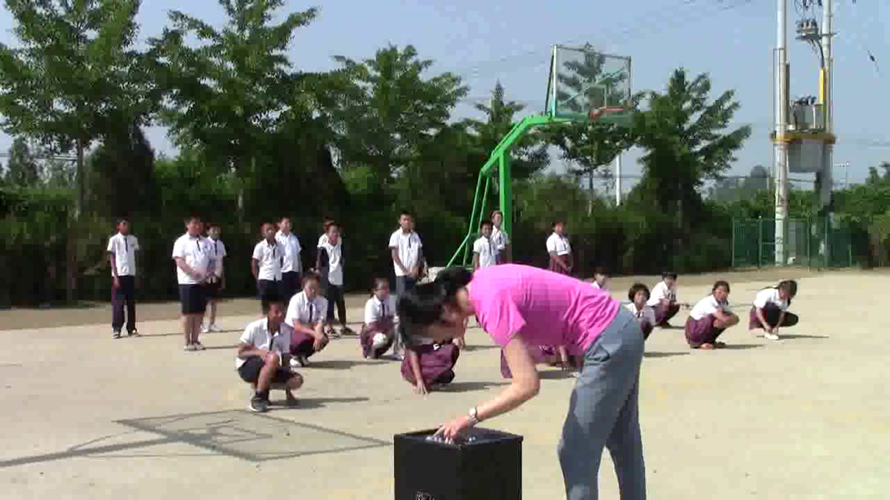 人教2011版体育与健康五至六年级《1.基本跳步》辽宁赵老师-市一等奖