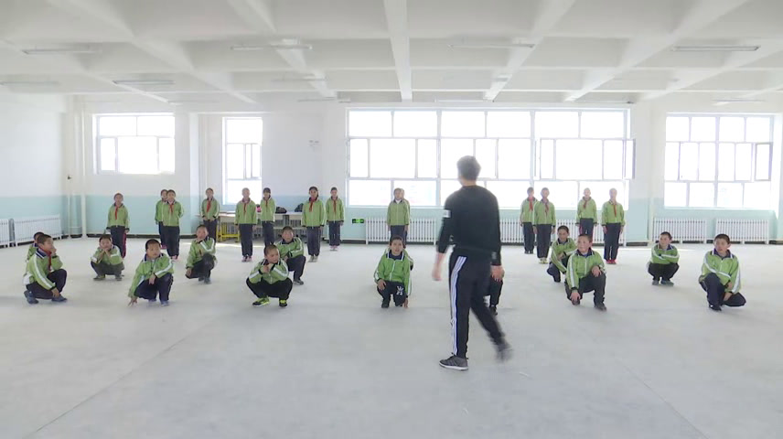 人教2011版体育与健康五至六年级《第七章武术》建设兵团崔老师-省一等奖