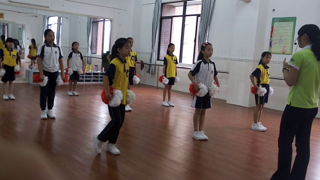 人教2011版体育与健康五至六年级《2.基本体操》广东刘老师-市一等奖