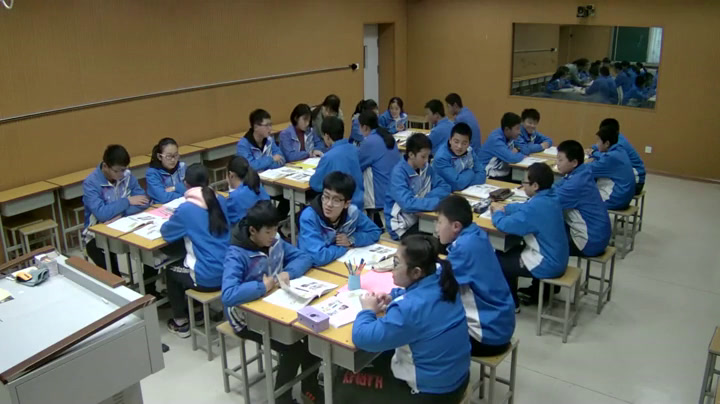 人教版道德与法治八上《服务社会》河南老师-省一等奖