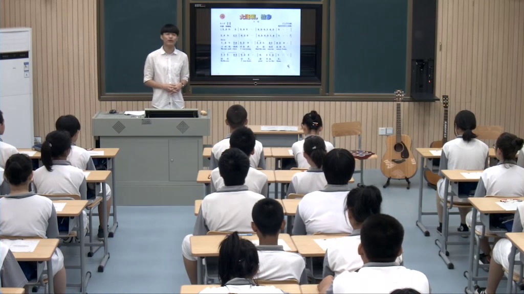 人音版音乐八上《☆大海啊，故乡》吉林卢老师-省一等奖