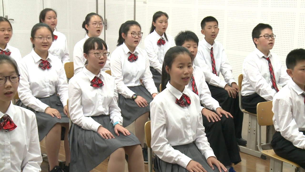 人音版音乐八上《彩云追月》辽宁李老师-全国一等奖