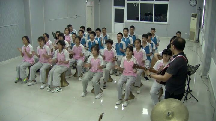 人教版音乐八上《我的未来不是梦》辽宁张老师-市一等奖