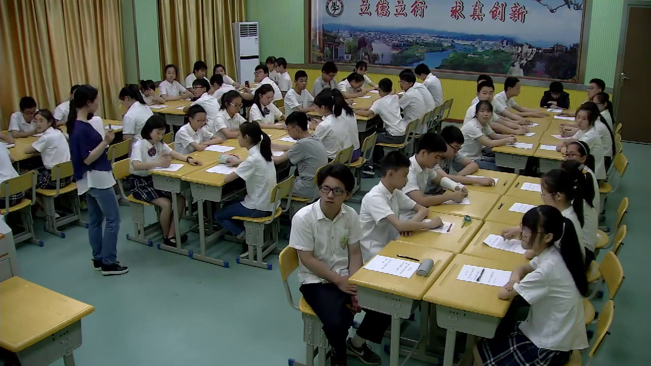人教版音乐八下《g小调第四十交响曲》安徽周老师-市一等奖
