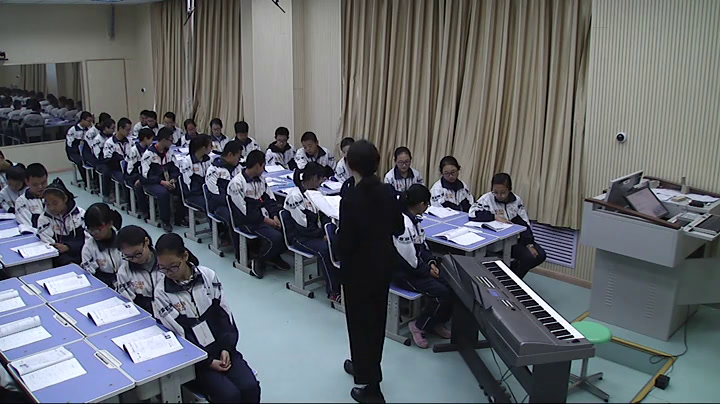人教版音乐八下《在那遥远的地方》甘肃完老师-市一等奖