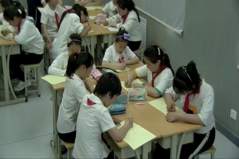 西南师大版数学四上《三位数乘两位数的估算》河南李老师-县级优课