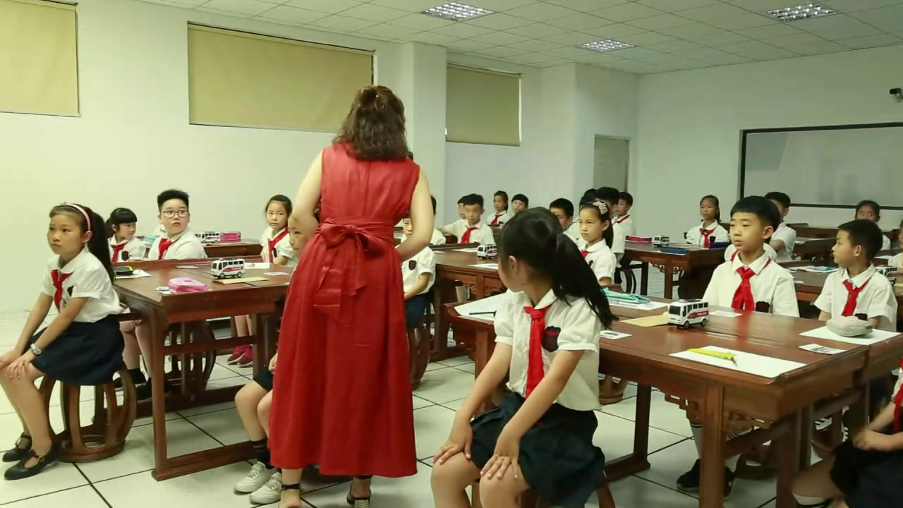 西南师大版数学二上《四观察物体》浙江张老师-全国一等奖