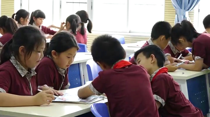 西南师大版数学三上《综合与实践做一个家庭年历》广东欧老师-市一等奖