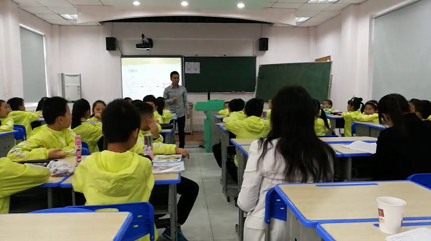 教科版科学四上《物质在水中是怎样溶解的》安徽杨老师-全国一等奖