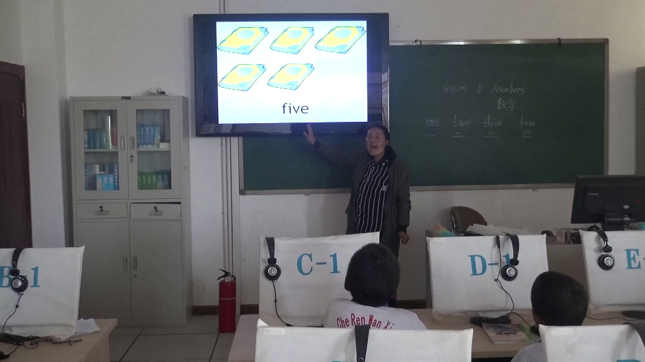冀教版英语三上《lesson04Numbers1-5》西藏拉老师-市一等奖