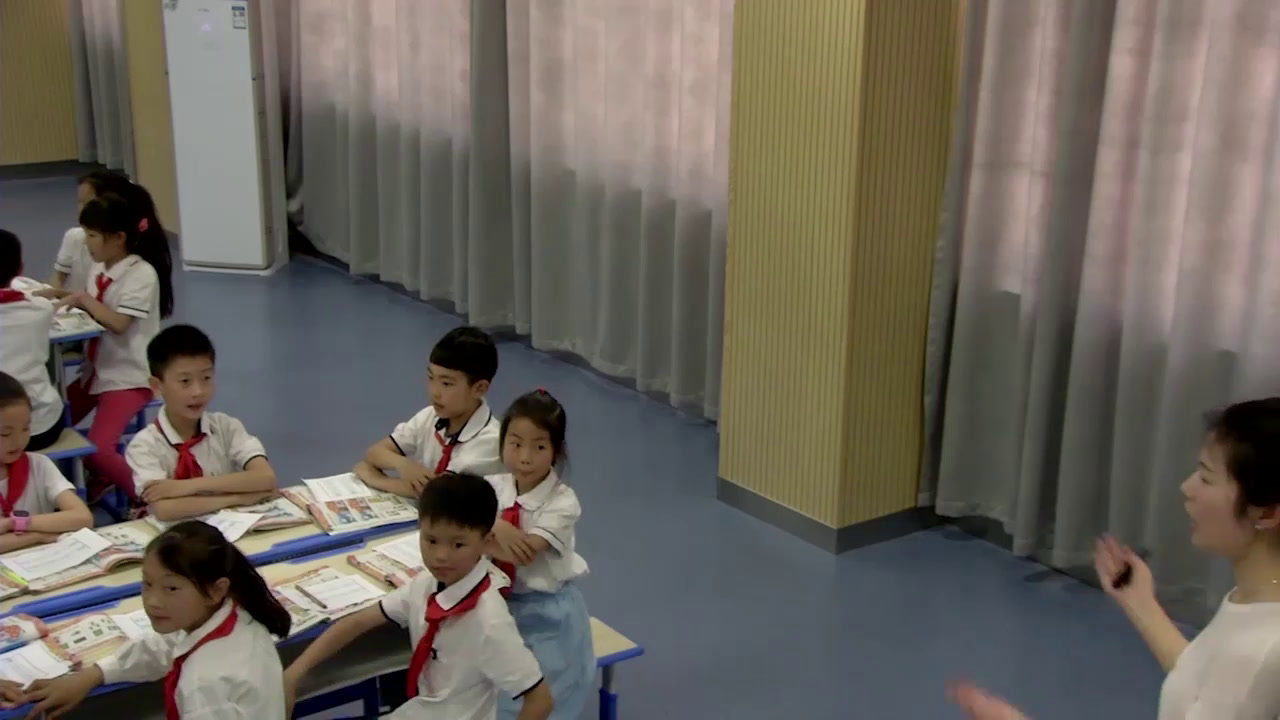外研版英语三上《Unit2Pointtothedesk.》湖北刘老师-市一等奖