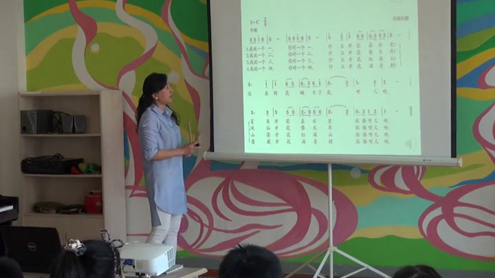 人教版音乐三上《歌表演　对鲜花》辽宁冯老师-市一等奖