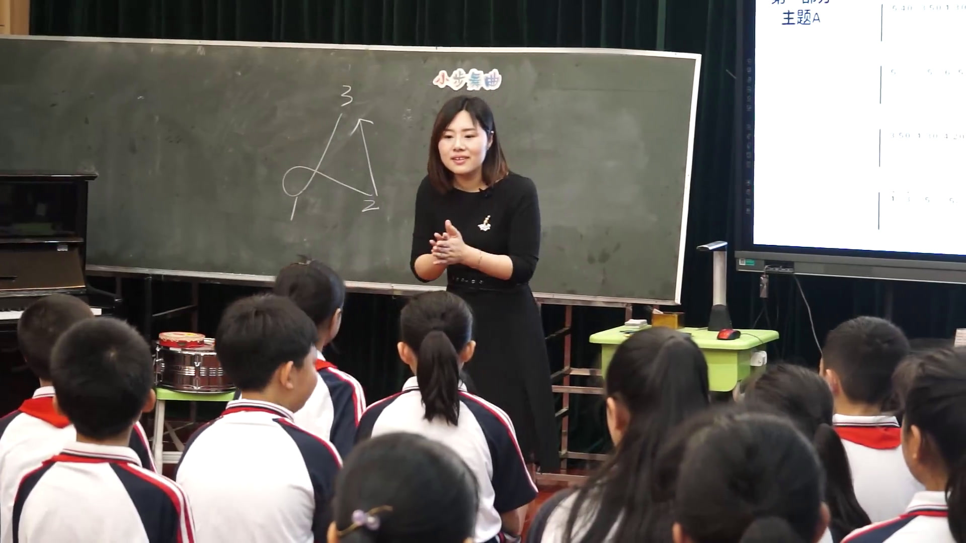 人教版音乐五上《欣赏　小步舞曲》福建庄老师-县级优课