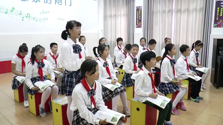 人教版音乐五上《唱歌　三峡的孩子爱三峡》湖北杨老师-市一等奖