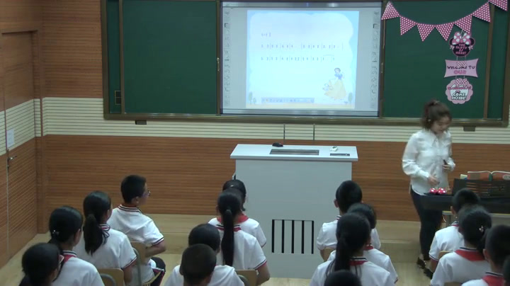 人教版音乐五上《唱歌　真善美的小世界》辽宁仲老师-市一等奖