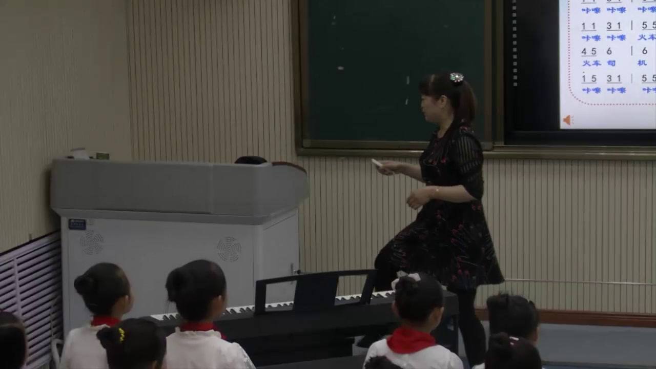 湘文艺版本音乐一上《（演唱）火车来啦郊游》甘肃赵老师-市一等奖