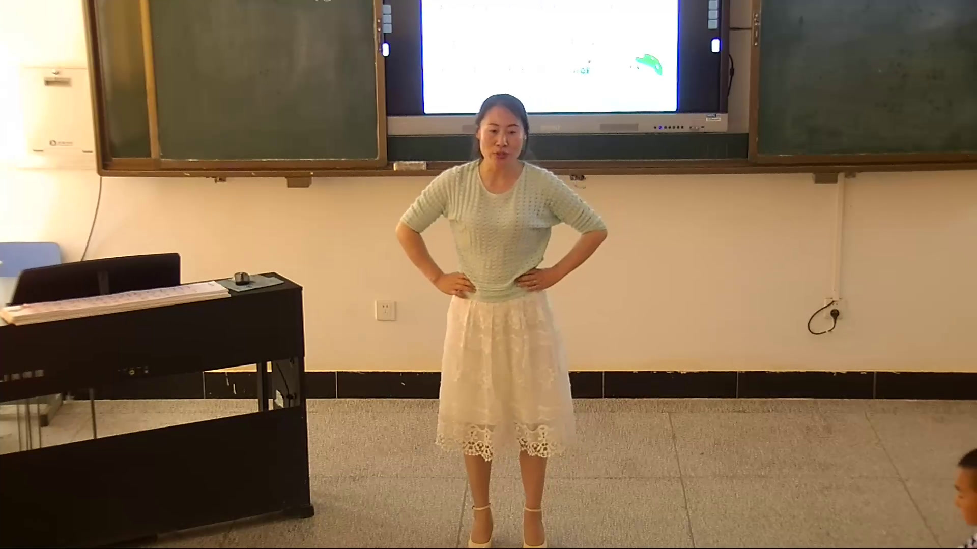 湘文艺版本音乐二上《（演唱）时间像小马车》甘肃胡老师-县级优课