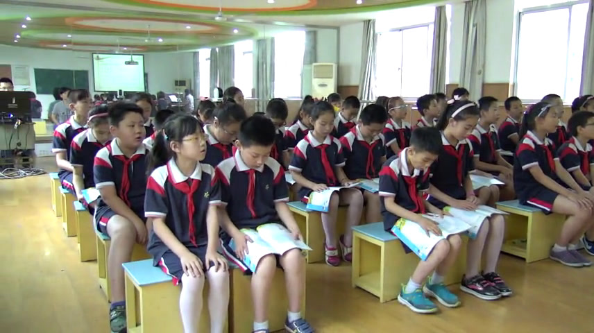 苏少版音乐五上《唱天下的妈妈都是一样的甜甜的秘密》江苏丁老师-市一等奖